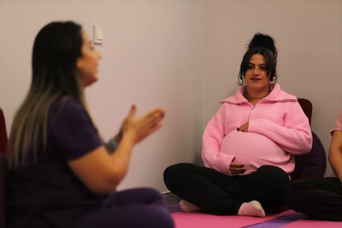 Hatay’da Anne Adayları Doğum Korkusunu Gebe Okulu Eğitimleriyle Yener!