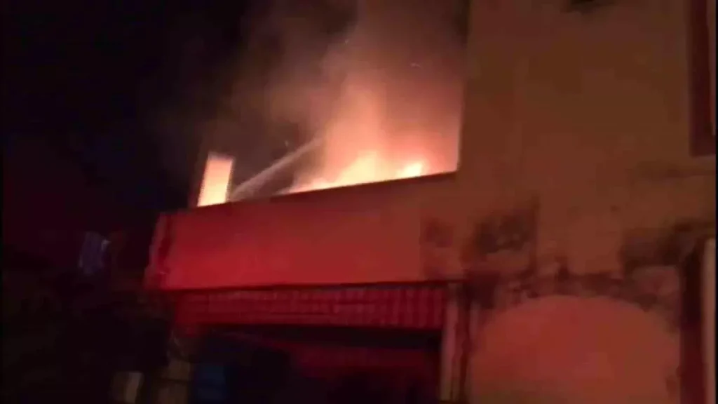 Hatay’da müstakil ev alevlere teslim oldu