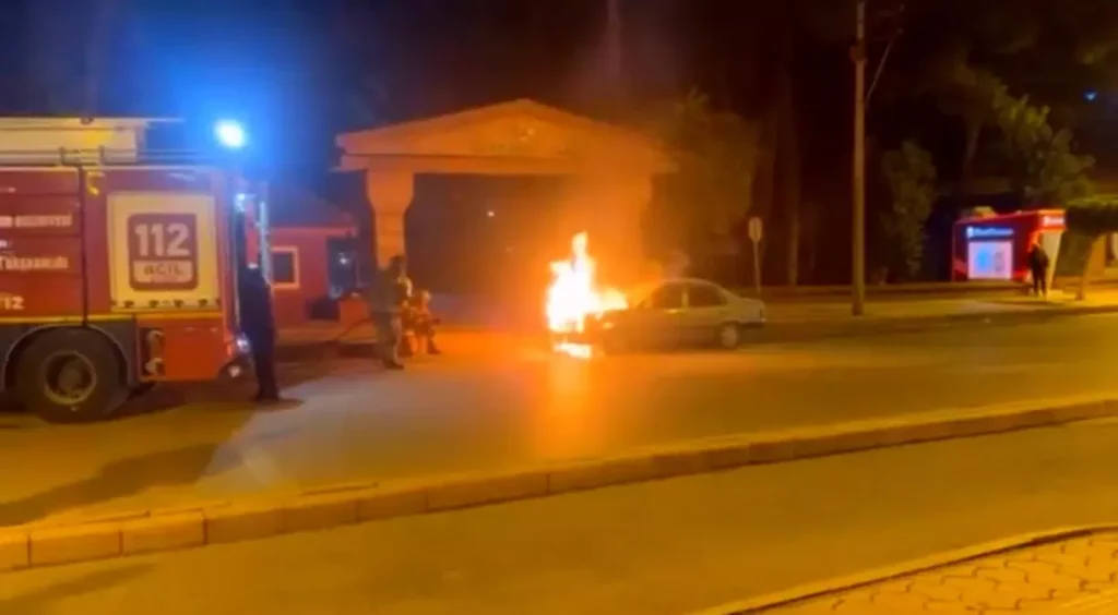 Hatay’da Otomobil Yangını: Dörtyol’da Motor Alevleri Şehri Salladı