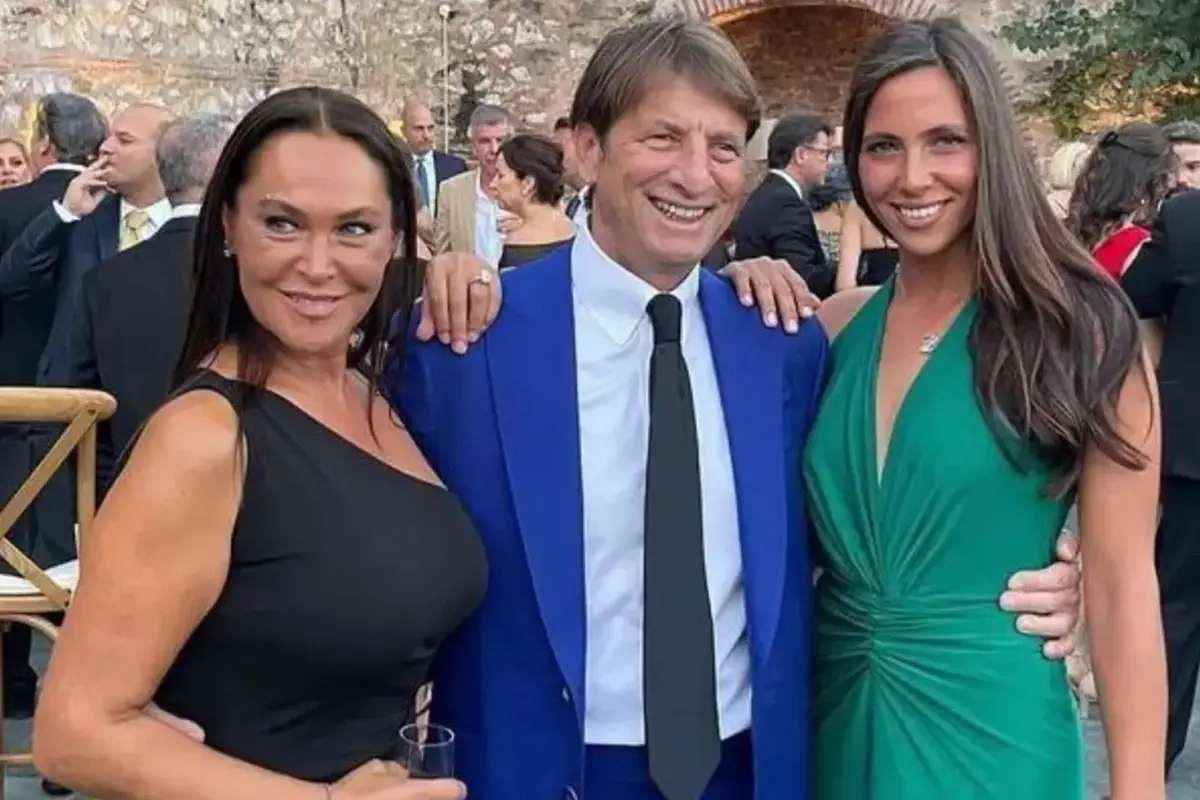 Hülya Avşar’ın Kızı Zehra Çilingiroğlu Evlilik Yolunda mı? Detaylar Açıklandı!