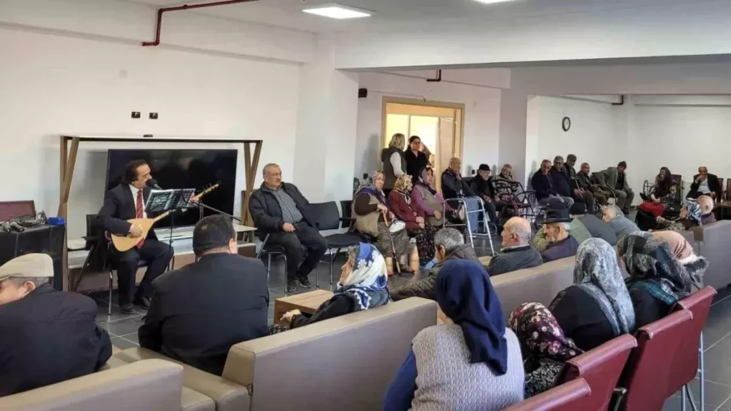 Yaşlılar Huzurevinde Konser Keyfi