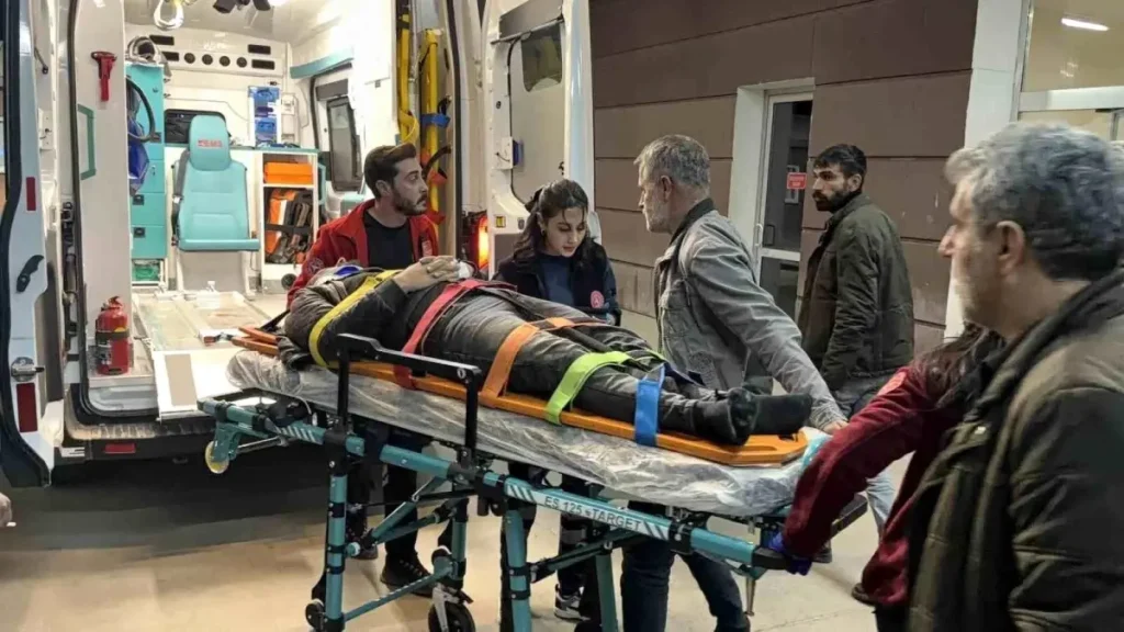 Adıyaman’da Şok Trafik Kazası: İki Araç Çarpıştı, İki Kişi Yaralı