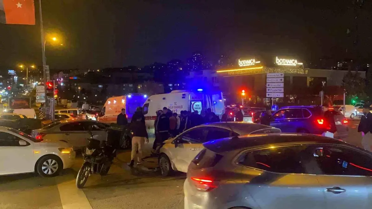 Etimesgut’ta Kırmızı Işık İhlali: İki Motosiklet Sürücüsü Yaralandı