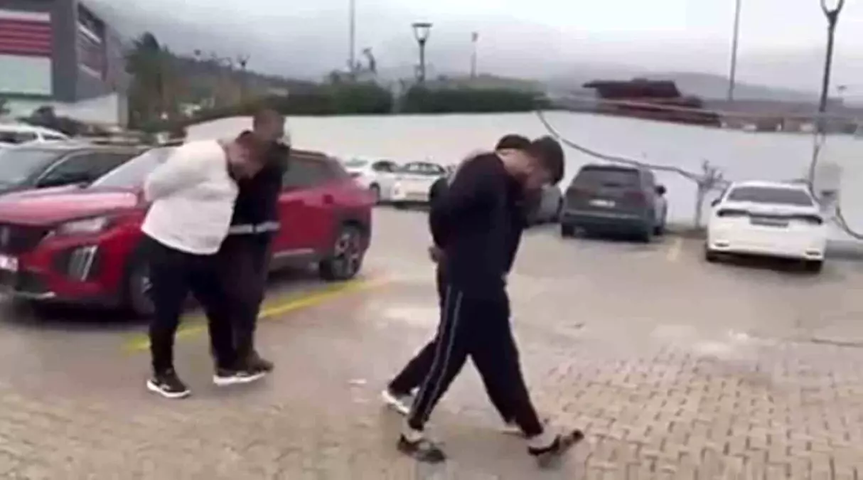 İskenderun’da Silahlı Kasten Yaralama ve Tehdit Olayının Şüphelileri Tutuklandı