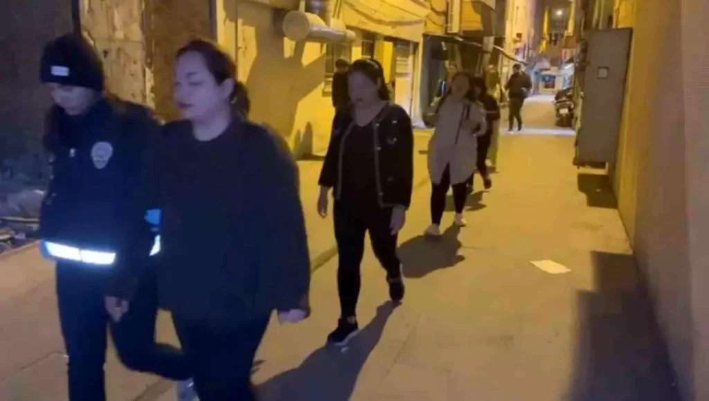 İskenderun’da Masaj ve Spa Salonlarına Yoğun Denetim: 6 Yabancı Kadın Deportedildi