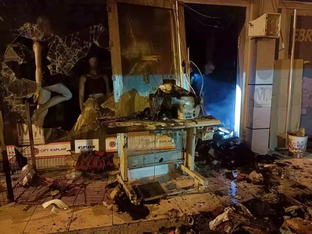 Isparta’da Dükkan Yangını Kontrol Altına Alındı