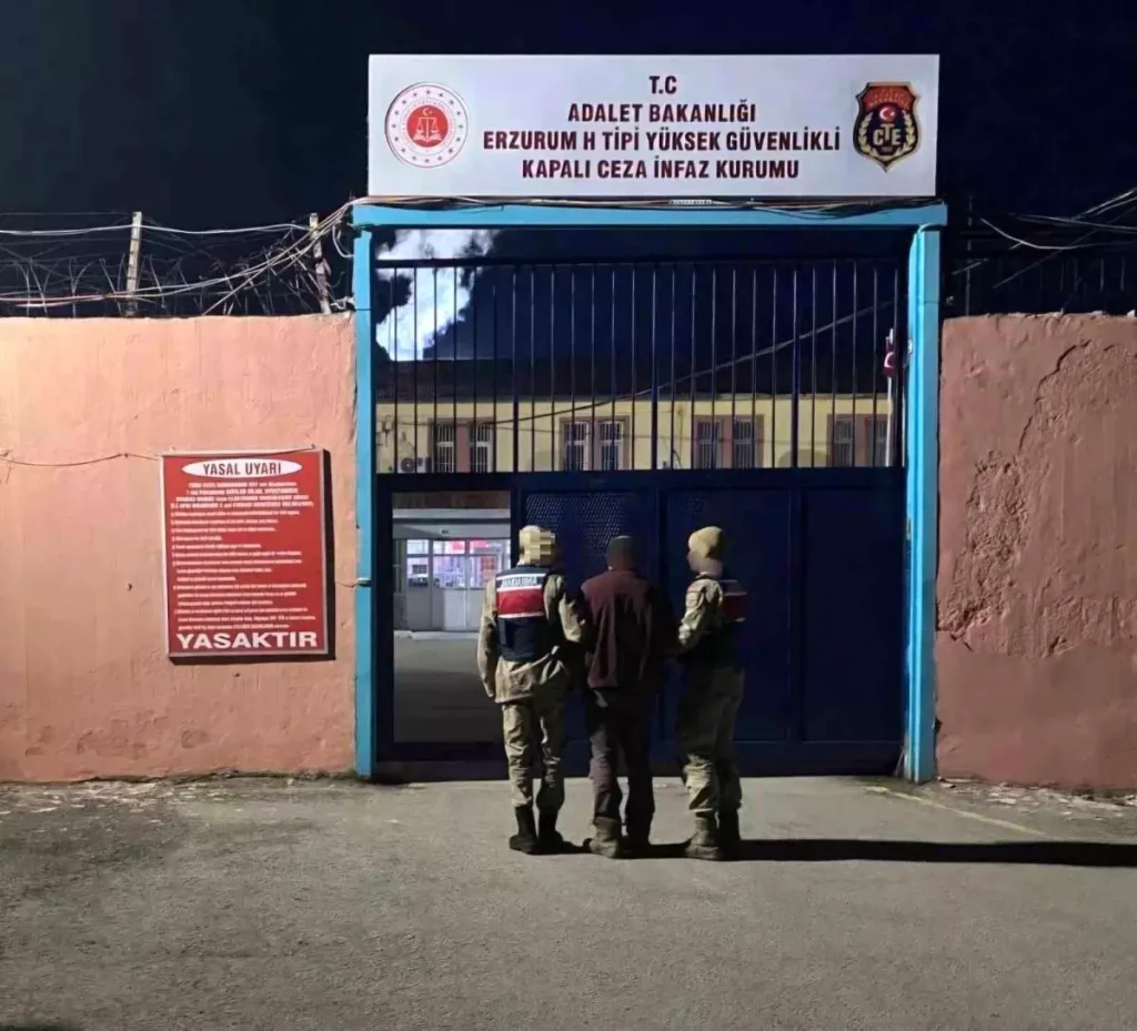 FETÖ Üyesi İspir’de Yakalandı: 6 Yıl 3 Ay Hapis Cezalı Şahıs Tutuklandı