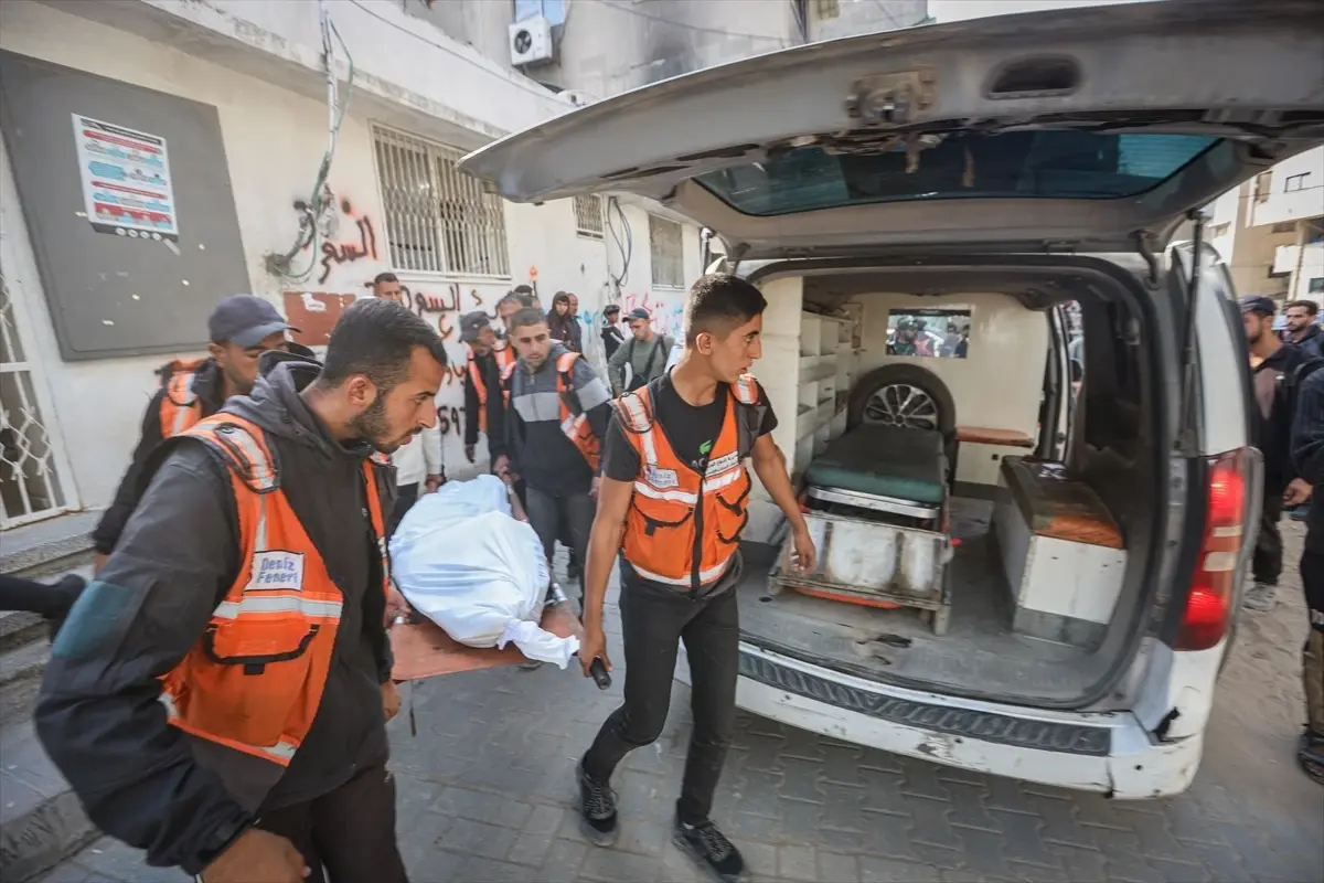 İsrail’in Gazze’ye Düzenlediği Hava Saldırısı 3 Filistinliyi Hayata Veda Ettirdi