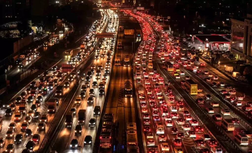 İstanbul Trafik Yoğunluğu Havadan Görüntülendi