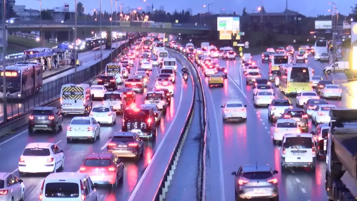İstanbul’da Trafik Yoğunluğu %78’e Ulaştı