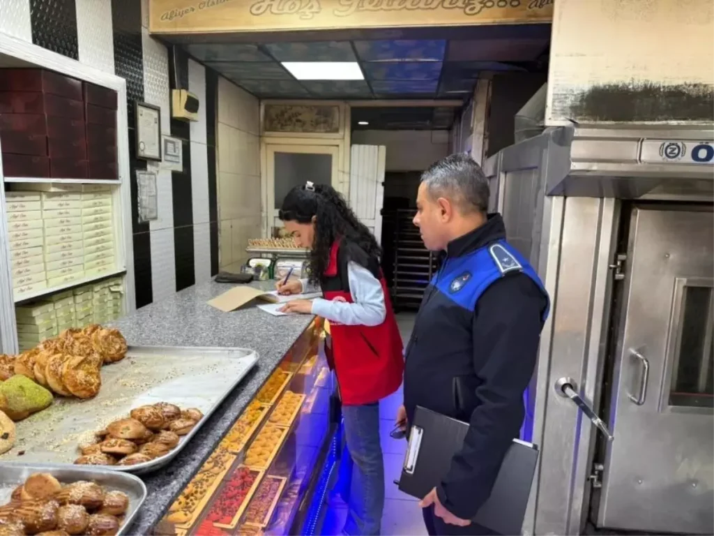 İstanbul’da 220 Bin Gıda Denetimi: 9.300 İşletmede Uygunsuzluk ve 565 Milyon Lira Yaptırım