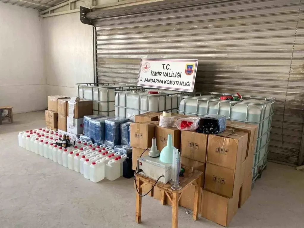 İzmir’de Kaçak Etil Alkol Operasyonu