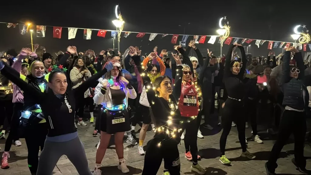 İzmir’de Yılın En Uzun Gecesi Koşusu