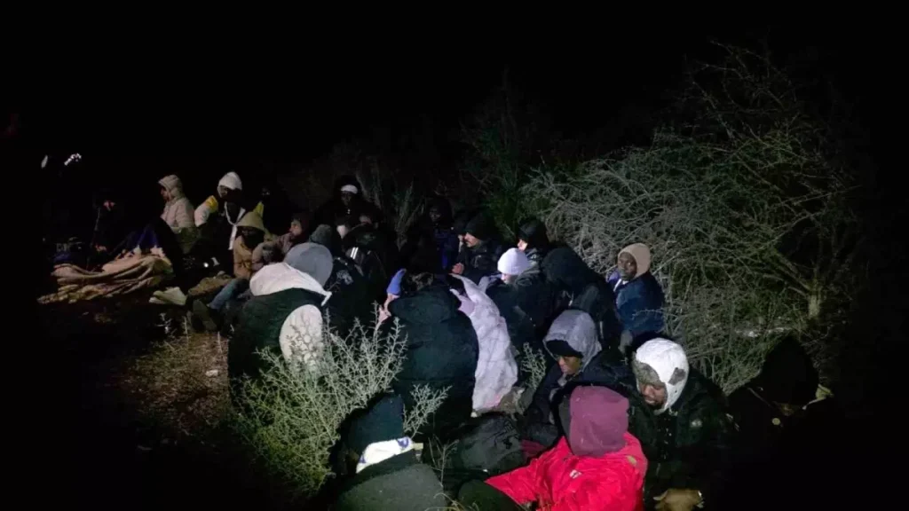 İzmir’de Düzensiz Göçmen Operasyonu: 79 Kişi Geri Gönderme Merkezine Sevk Edildi