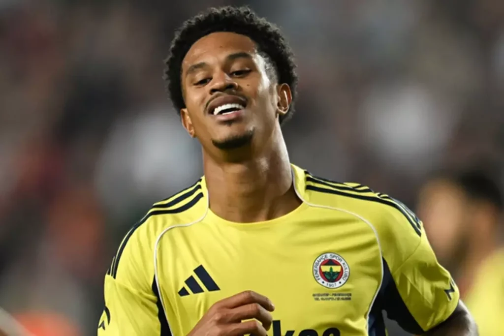 Fenerbahçe, Jayden Oosterwolde’yi Göndermeyecek: Astronomik Teklif Gelmedikçe Takımda Kalacak!