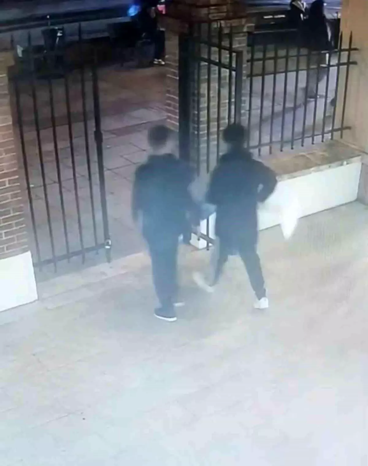 Cami İçindeki Yardım Kutusu Hırsızlığı Kamerada Şok Anlarla Yakalandı