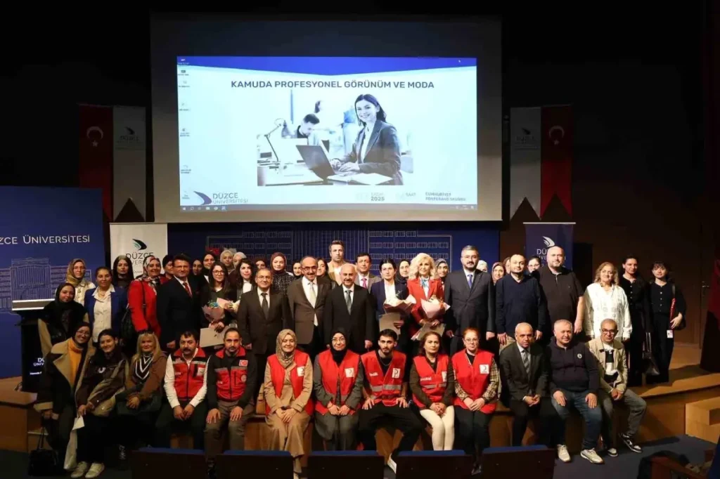 Kamuda Profesyonel Görünüm ve Moda Eğitimi Düzce Üniversitesi’nde Gerçekleşti