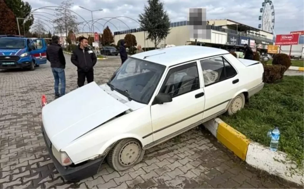 Safranbolu’da Şok Kaza: Kamyonet Otomobile Çarptı, 2 Yaralı