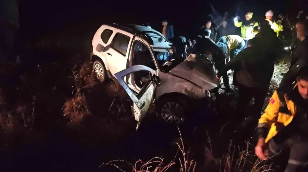 Dinar’da Şiddetli Kaza: Kamyonla Çarpışan Otomobil Sürücüsü Hayatını Kaybetti