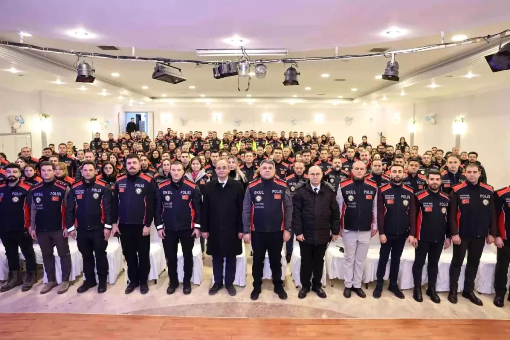 Erzurum’da Okul Polisi Toplantısı Güvenliği Artırıyor