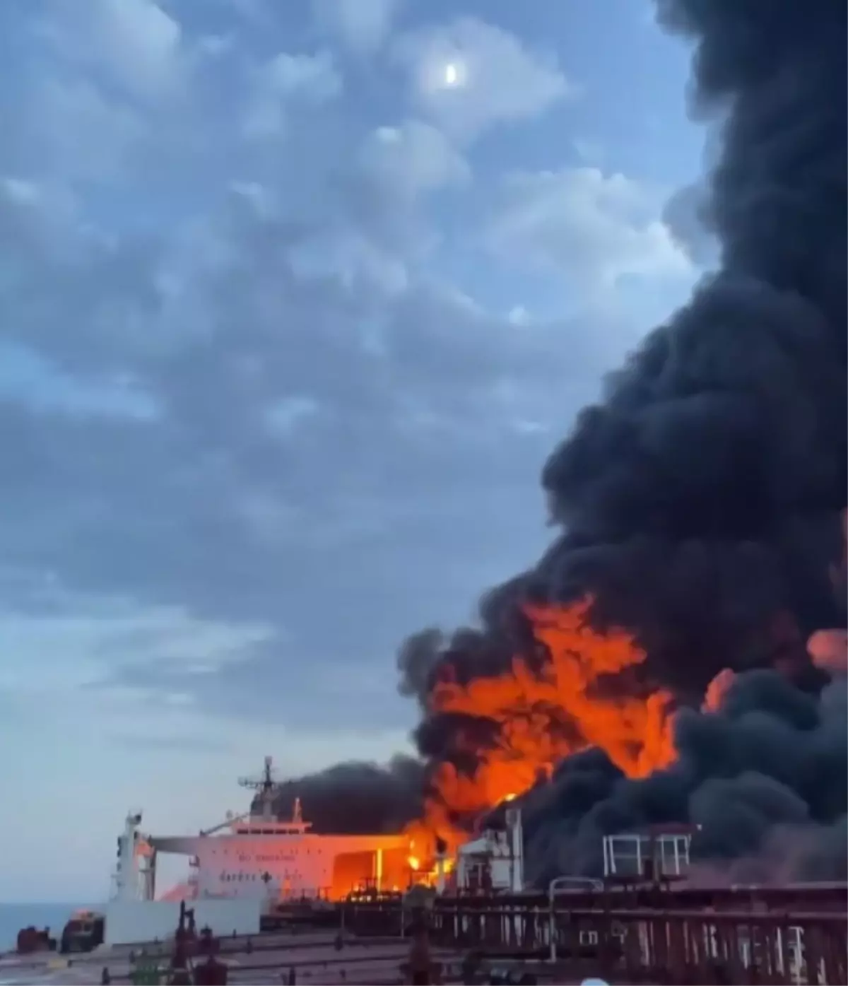 Kairos Gemisinde Şok Edici Yangın Anları Karadeniz’de Görüntülendi