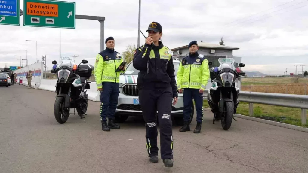 Otoyol Jandarma Timleri Görev Başında: Trafik ve Asayişte Yeni Bir Dönem