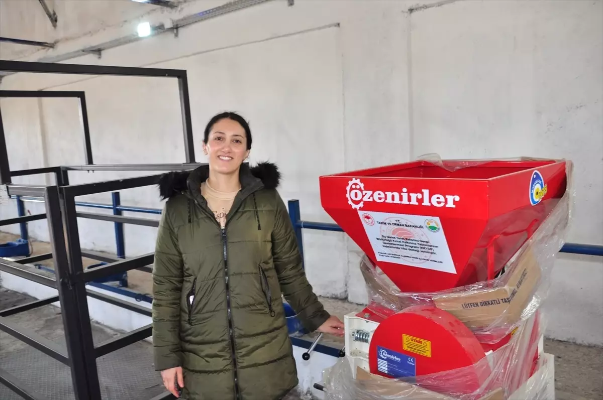 Kars’ta 40 Aileye Hayvancılık Desteği: %50 Hibe ile Modern Ahırlar ve Yeni Ekipmanlar