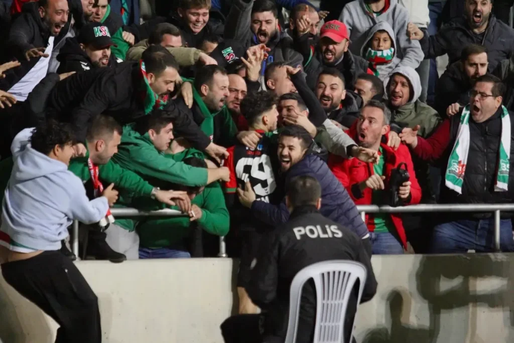 Karşıyaka’nın Yıldız Adayı Adem’e Koruma Kalkanı