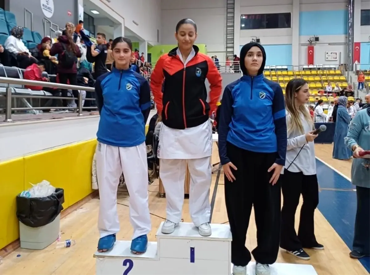 Kartepe Belediyespor, Kocaeli Karate Gelişim Ligi’nde Madalya Yağdırdı