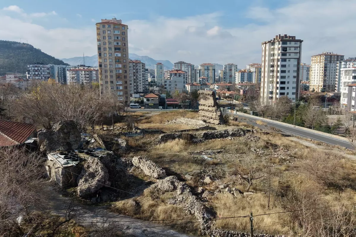 Dünyanın En Eski Hastanesi Kayseri’deki Gecekonduların Altından Çıktı