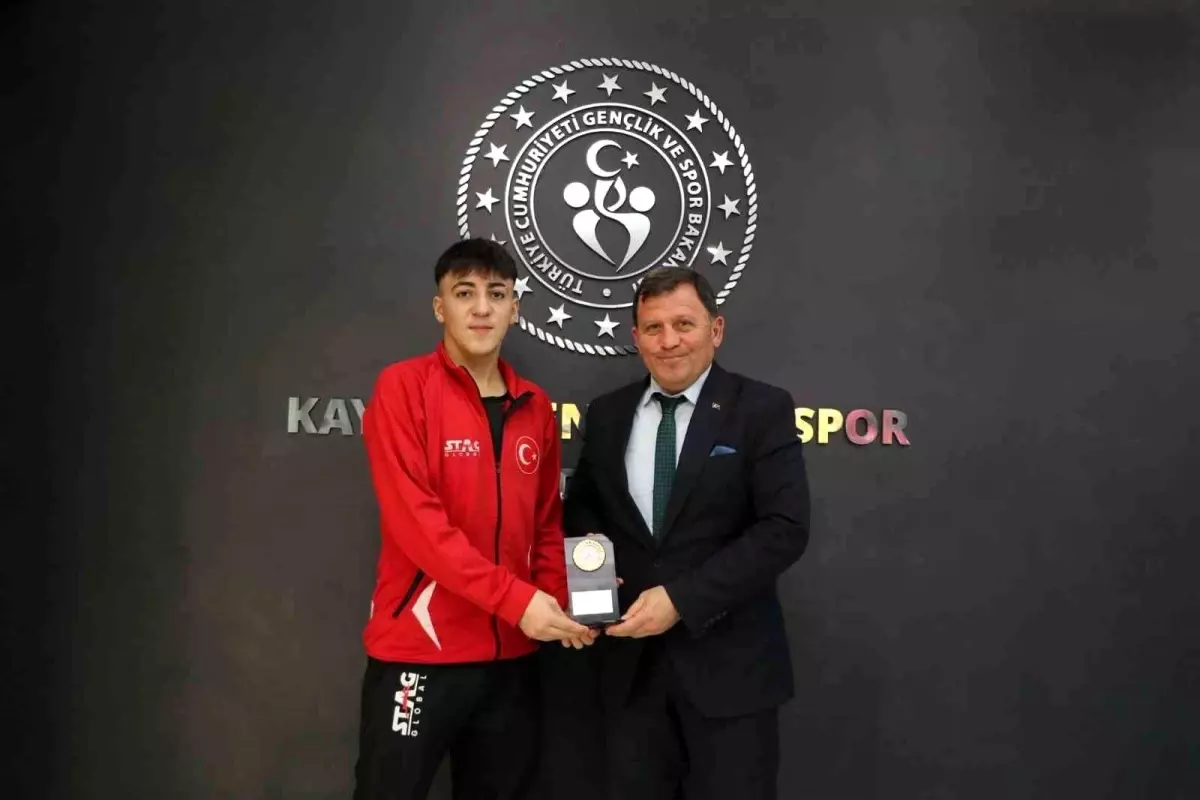 Kenan Eren Kahraman’dan Gurur Verici Başarı