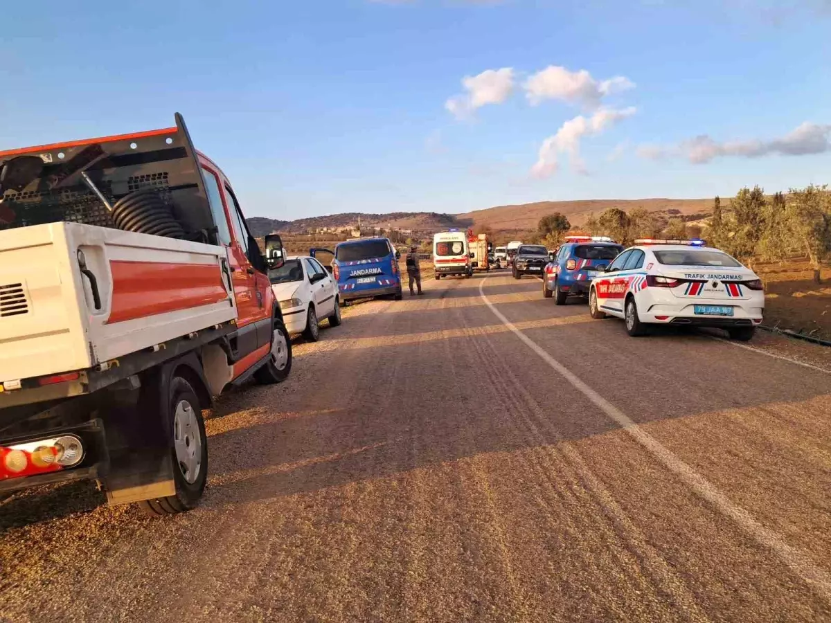 Kilisin Polateli İlçesinde Kafa Kafaya Çarpışma: 3 Yaralı, 1’i Ağır