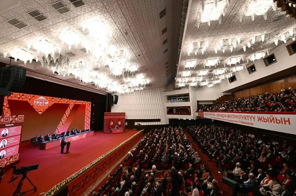 Kırgızistan 4. Halk Kurultayı Sonuç Bildirisiyle Resmen Kapatıldı