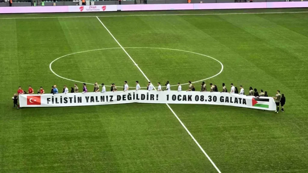 Kocaelispor-Erzurumspor Maçında Filistin’e Destek