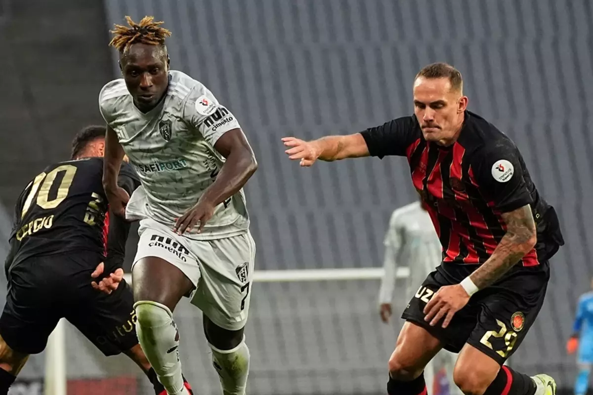 Kocaelispor, Fatih Karagümrük’ü 90+2’de Üzdü! İki Takımda Puanları Paylaştı