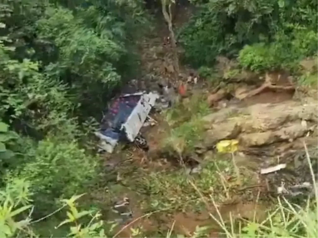 Şok Kolombiya Otobüs Faciası: 17 Ölü, 20 Yaralı!