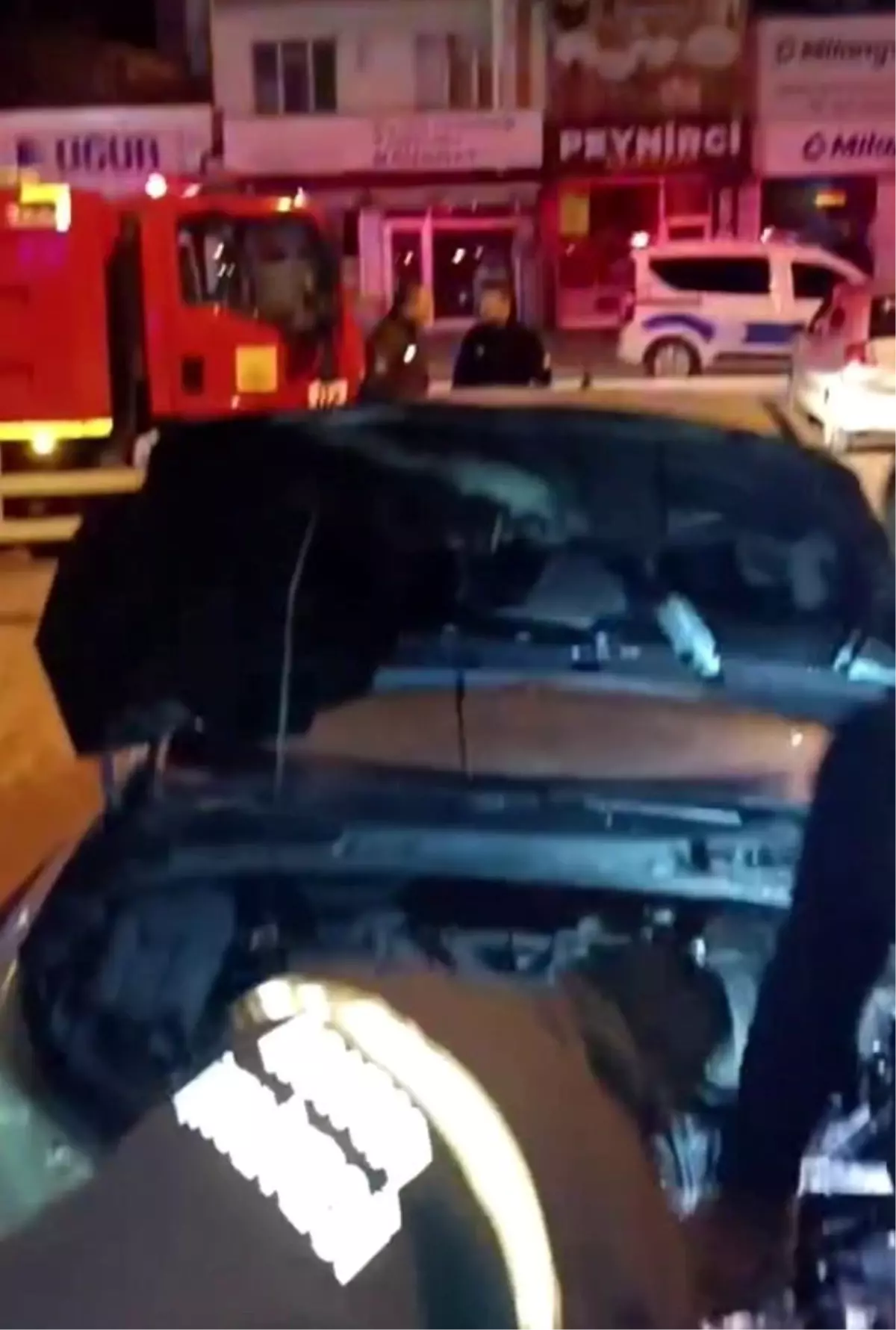 Beyşehir’de Park Halindeki Araçta Yangın: İtfaiye Hızlı Müdahale Etti