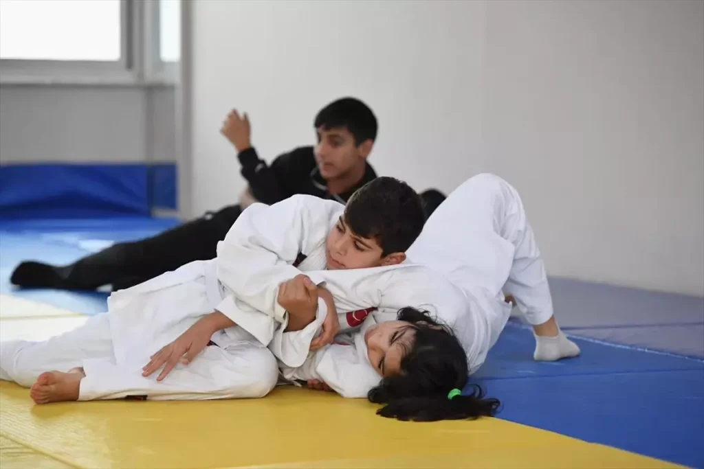 Konyaaltı’nda Yeni Spor Kurslarıyla Sağlıklı Yaşam Şimdi Daha Ulaşılabilir!