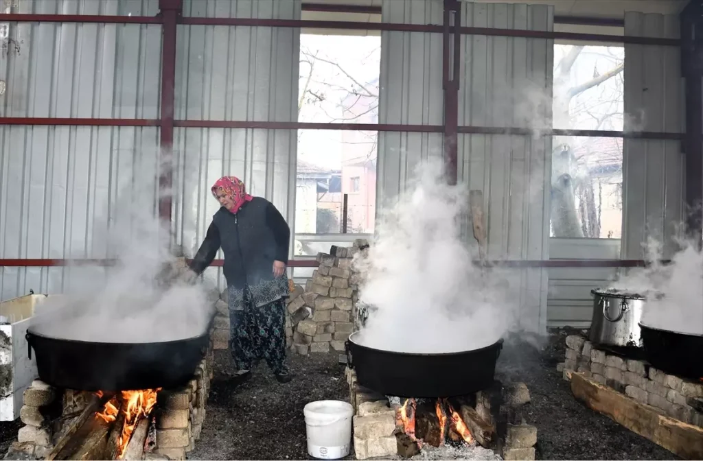 Muratdere Kadınları Kooperatif ile Ekonomiye Katkı Sağlıyor