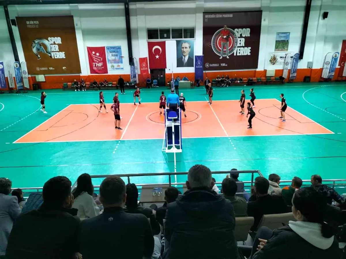 Köyceğiz’de 25 Takım Mücadele Edecek: Voleybol Turnuvası Coşkuyla Başladı