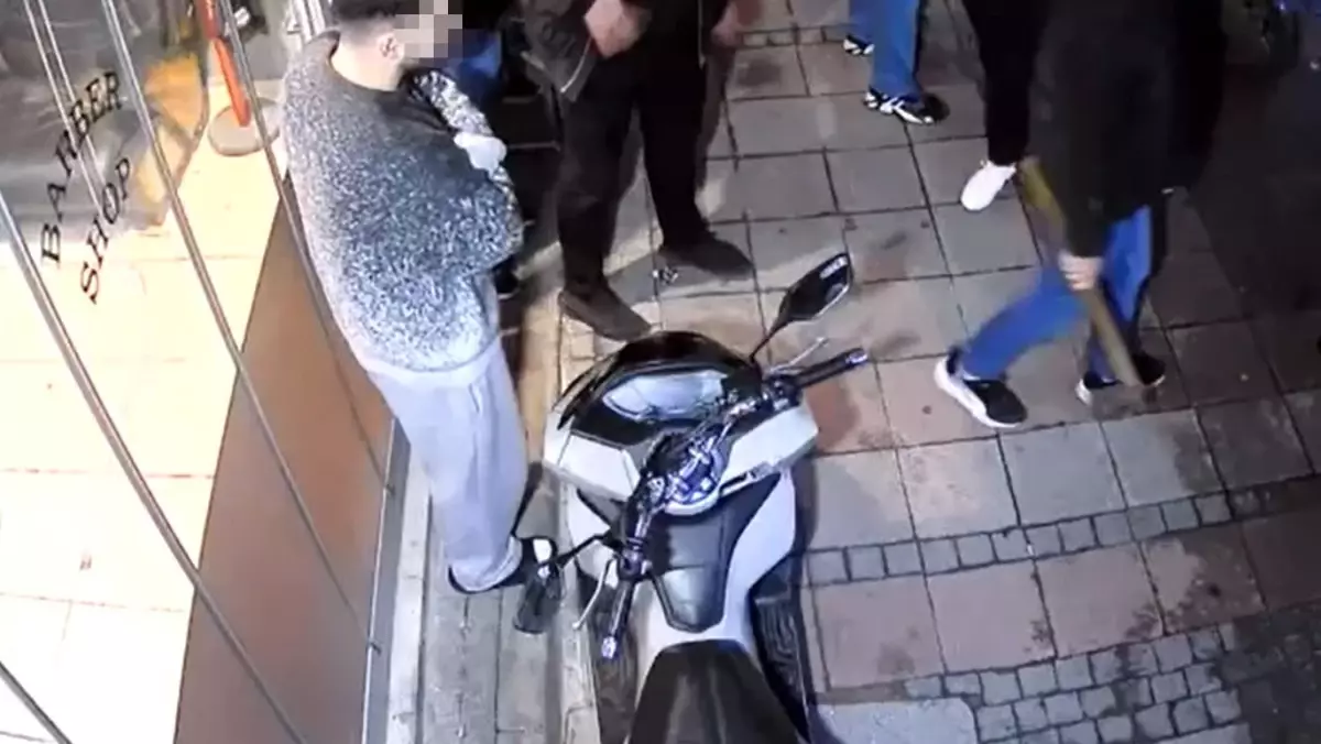 Kağıthane’de Kuaföre Baltalı Saldırı Şok Gördü