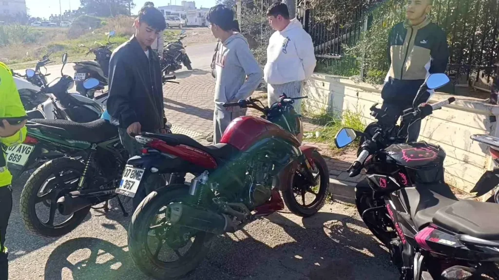 6 Yaşındaki Kız Çocuğu Motosikletten Çarptı, Sürücü Kaçtı