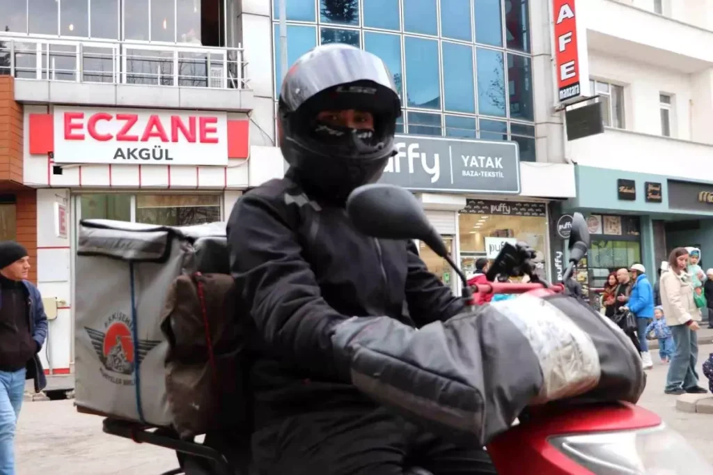 Kuryelerin Kış Mevsiminde Zorlu Çalışma Şartları ve Artan Riskler