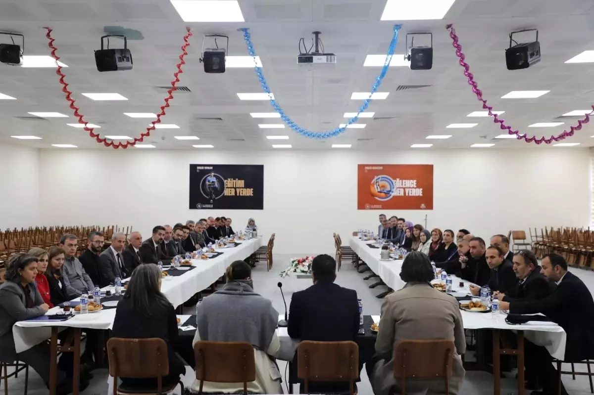 Kütahya’da Gençlik ve Spor Toplantısı