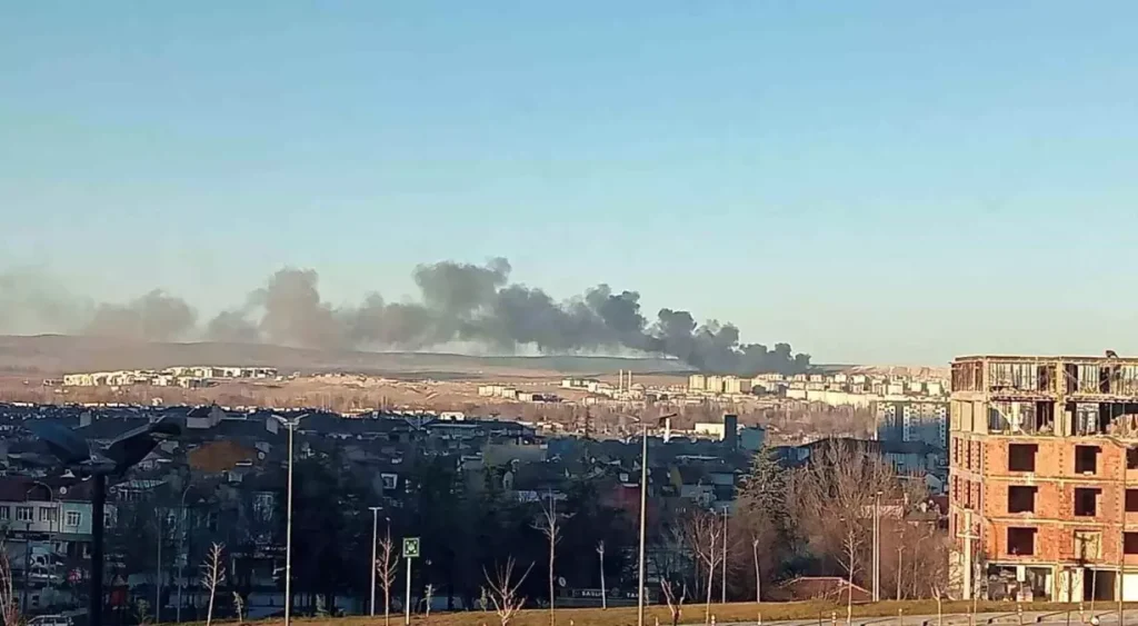 Kütahya’da Şantiyede Büyük Yangın: İtfaiye Ekipleri Olayı Kontrol Altına Aldı