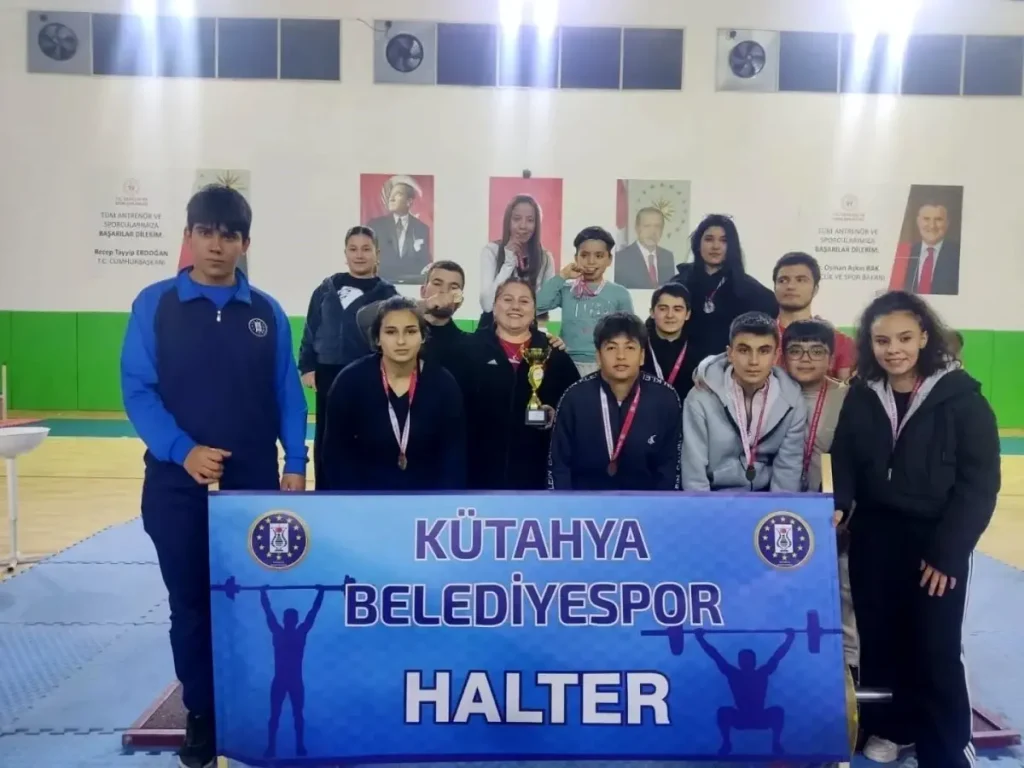 Kütahyalı Halterciler Ege Kupası’nda Göz Dolduran Başarılar Elde Etti