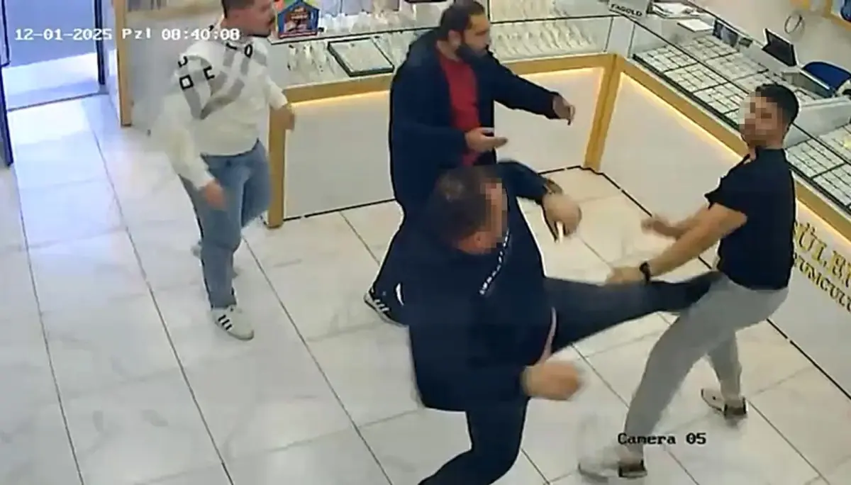 Kuyumcular Arasında Kavga: Tekme Tokat İle Saldırı