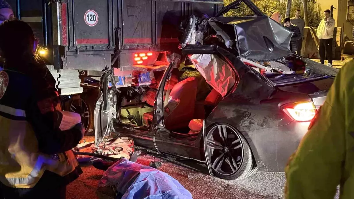 Adana’da Trafik Kazası: 1 Ölü, 2 Yaralı