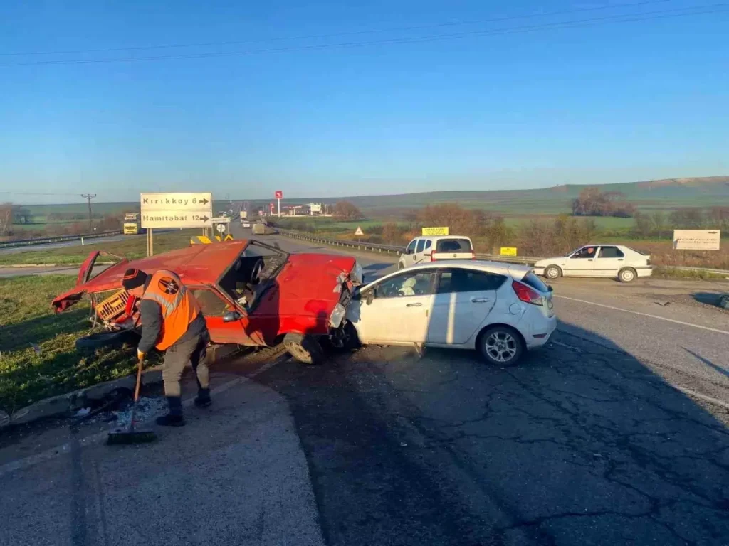 Lüleburgaz’da Trafik Kazası: İki Yaralı