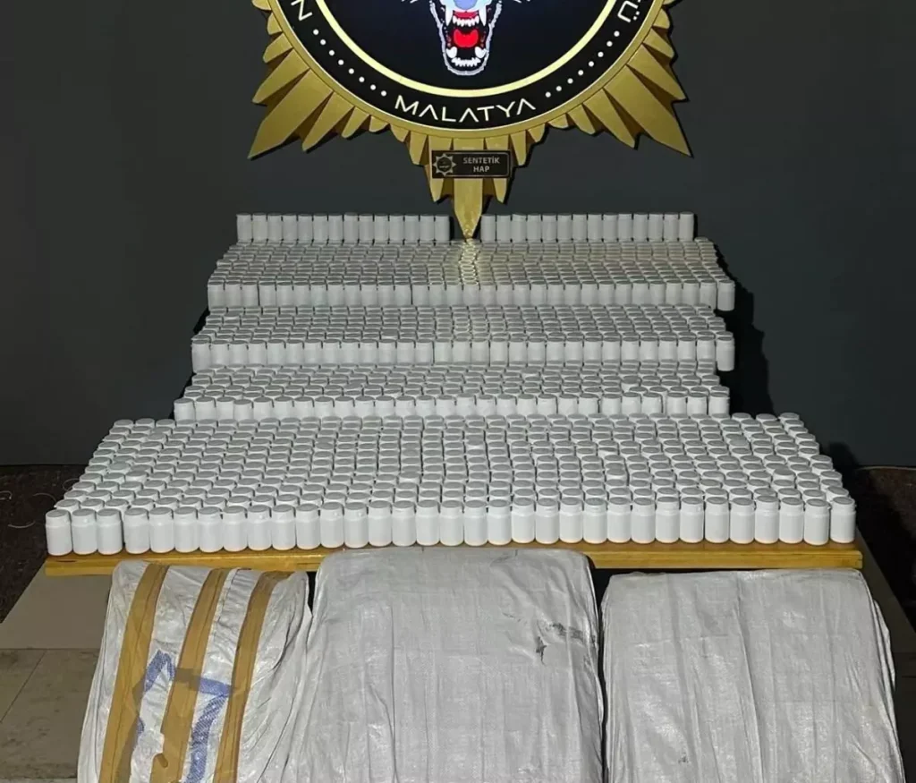 Malatya’da Torbacılara Operasyon: 75 Bin Sentetik İlaç Ele Geçirildi